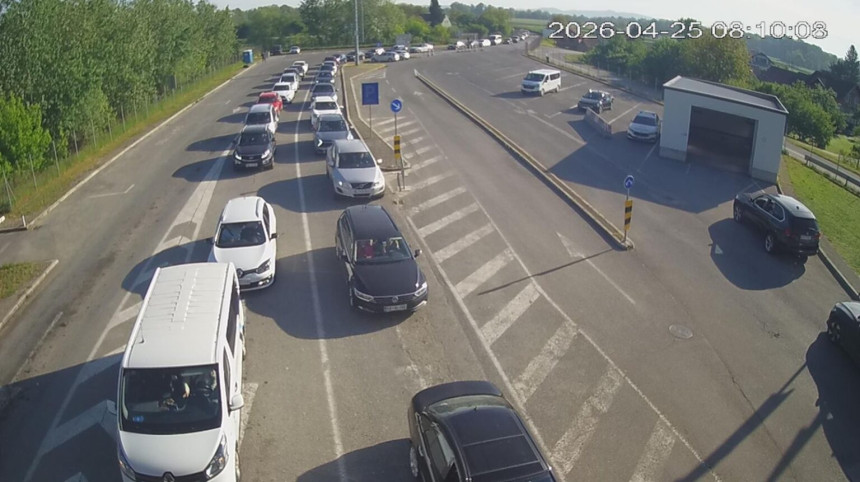 Gužva na prelazima Donja Gradina i Velika Kladuša