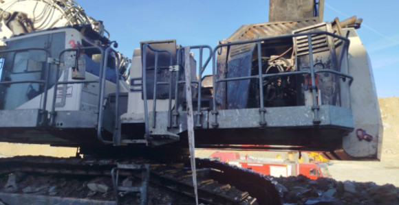 Izbio požar na bageru u rudniku u Ugljeviku (FOTO)