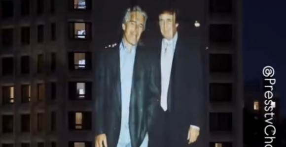 Fotografije Epstina i Trampa na zgradi u Vašingtonu (video)