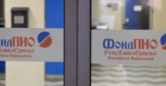 Hitno se oglasili iz Fonda PIO: Isplata penzija obustavljena