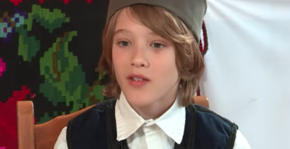 Popularnom dječaku koji je heklao ćilim hakovali profil