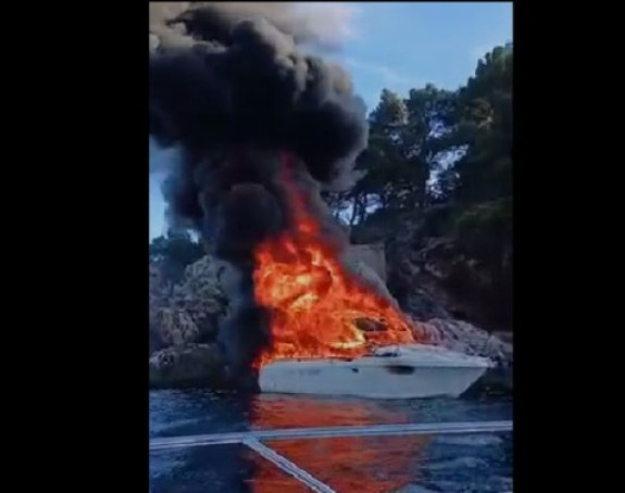 Zapalila se motorna jahta kod naselja Dubrovački Zaton