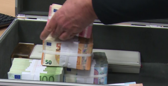 Vlada ne mari za kritike i ide na berzu po novih 50 miliona KM