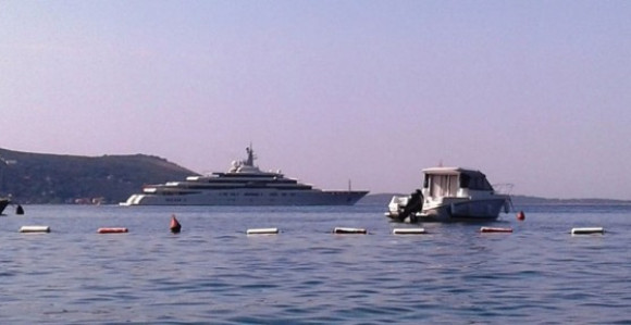 Jahta Romana Abramoviča plovila Bokom